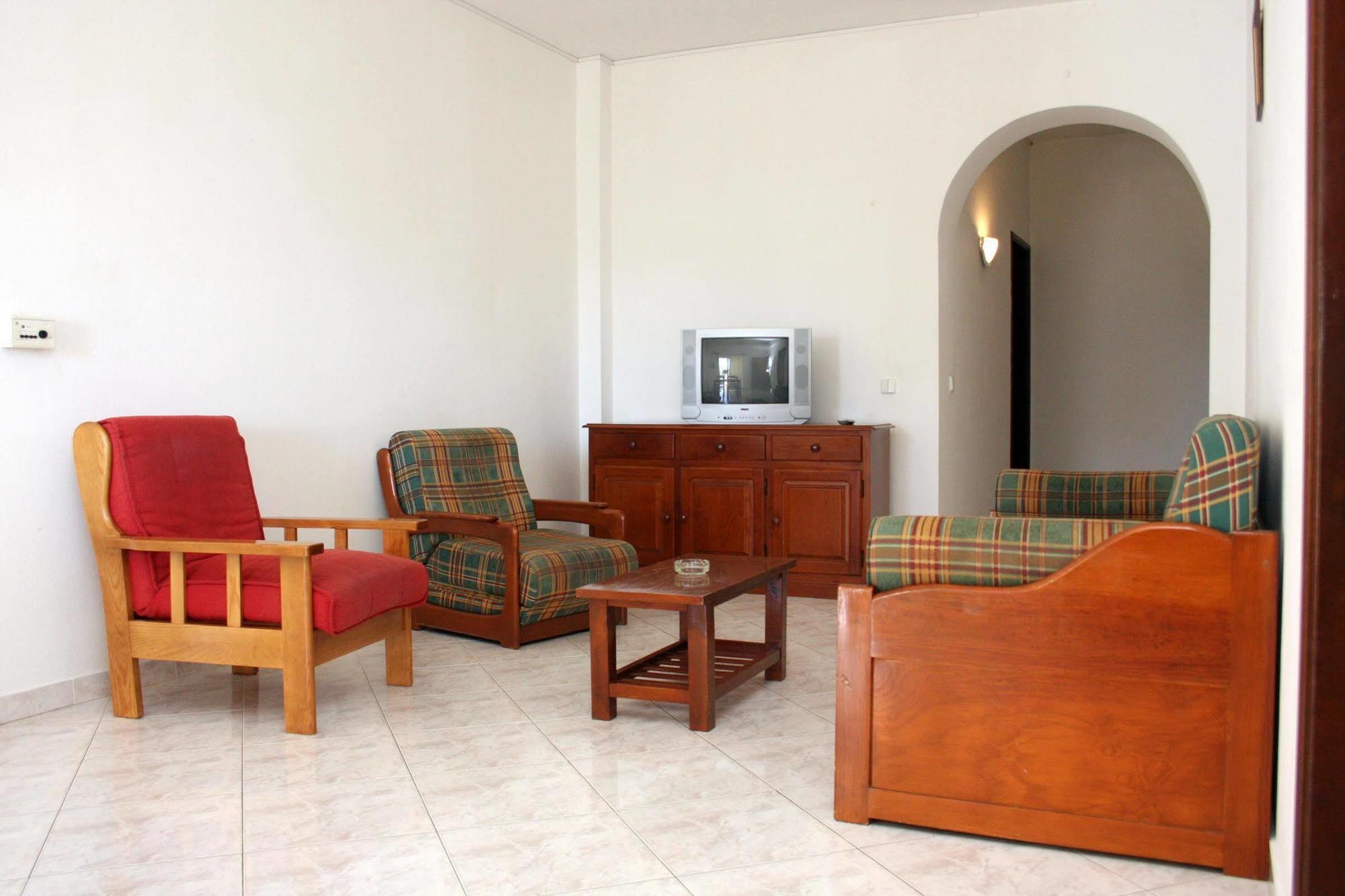 Kings Apartments Quarteira Εξωτερικό φωτογραφία